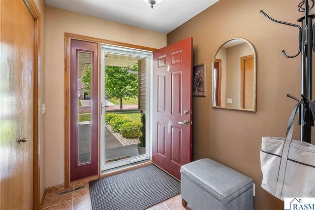 109 La Costa Lane, Mankato, MN 56001
