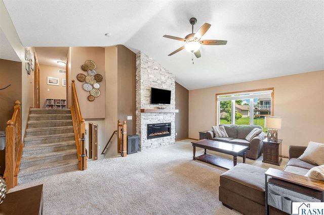 109 La Costa Lane, Mankato, MN 56001