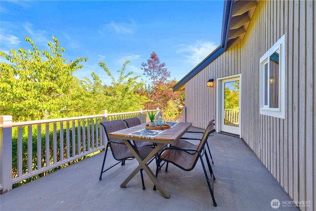 13731 65th Place W, Edmonds, WA 98026