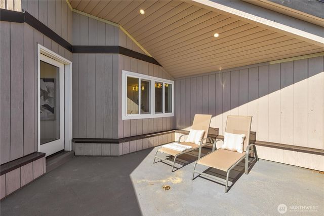 13731 65th Place W, Edmonds, WA 98026
