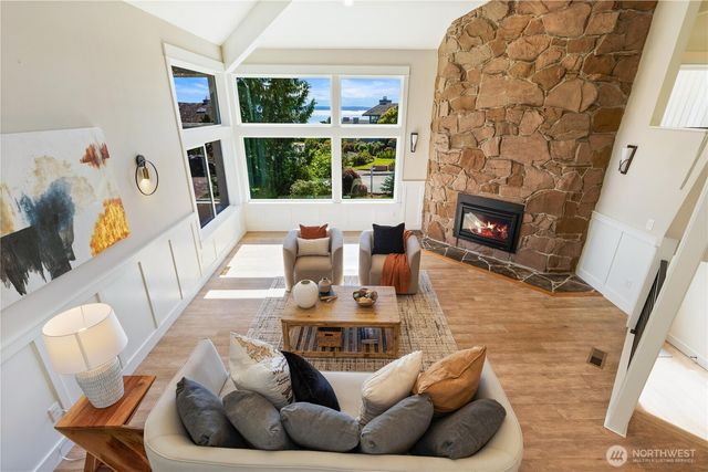 13731 65th Place W, Edmonds, WA 98026