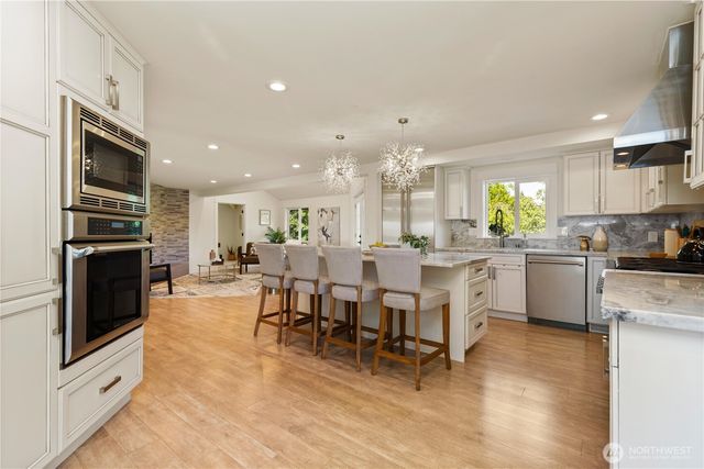 13731 65th Place W, Edmonds, WA 98026