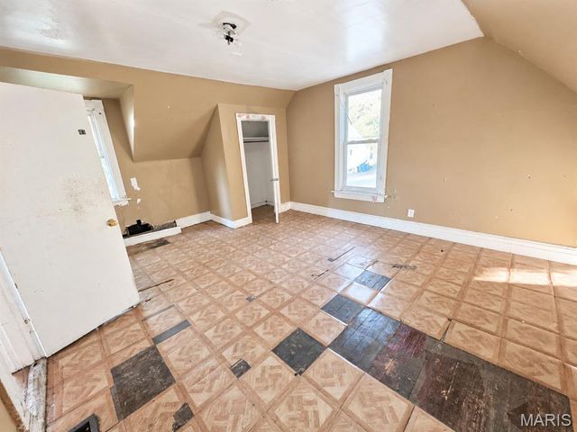 6104 Vetter Place, St Louis, MO 63120