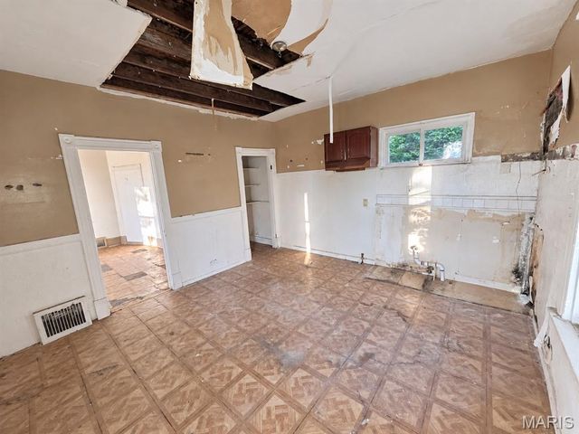 6104 Vetter Place, St Louis, MO 63120