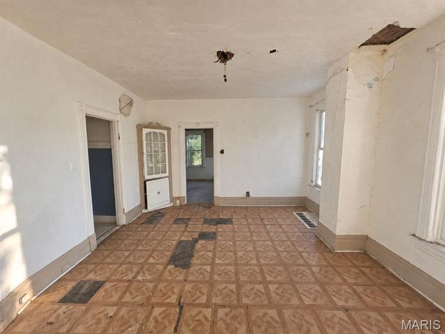 6104 Vetter Place, St Louis, MO 63120