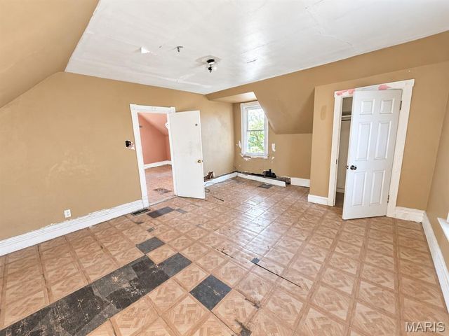 6104 Vetter Place, St Louis, MO 63120