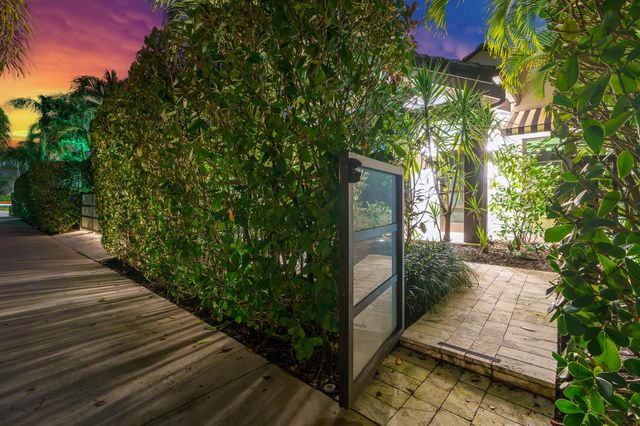 246 N Swinton Avenue, Delray Beach, FL 33444