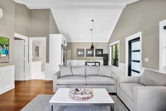 246 N Swinton Avenue, Delray Beach, FL 33444