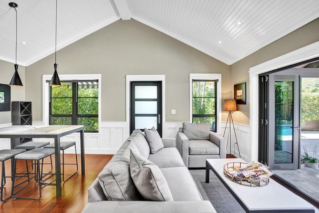 246 N Swinton Avenue, Delray Beach, FL 33444