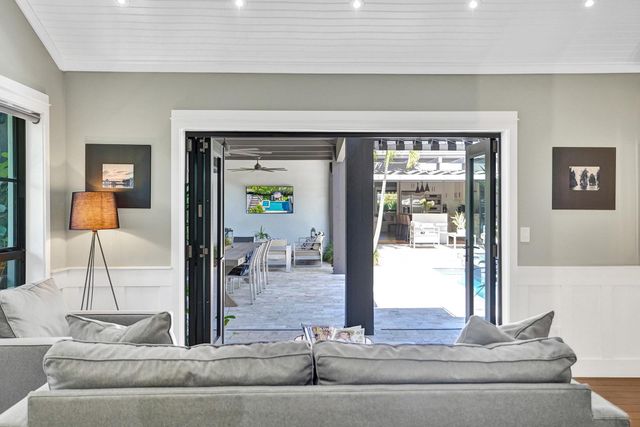 246 N Swinton Avenue, Delray Beach, FL 33444