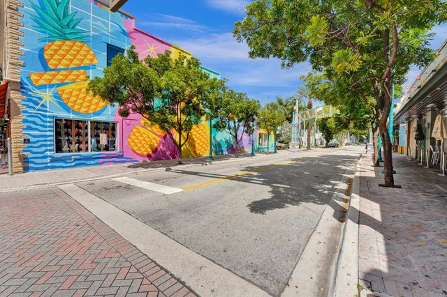 246 N Swinton Avenue, Delray Beach, FL 33444