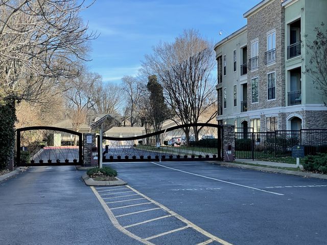 2600 Hillsboro Pike Apt 231, Nashville, TN 37212