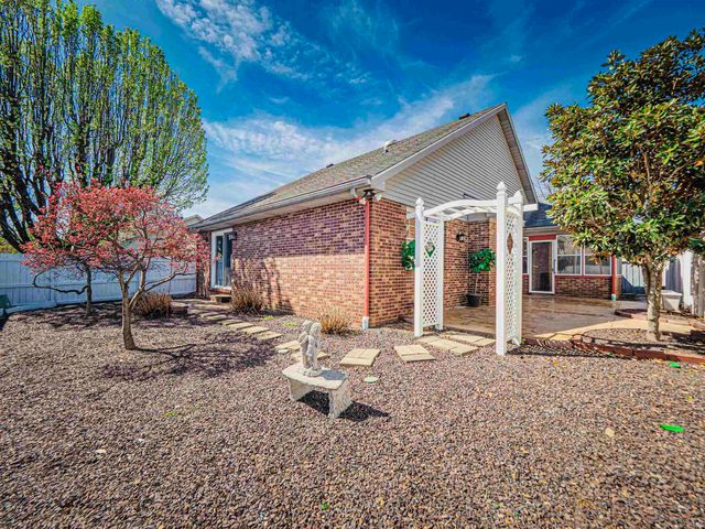 214 Shane Court, Evansville, IN 47715