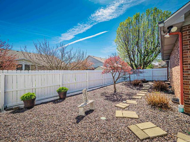 214 Shane Court, Evansville, IN 47715