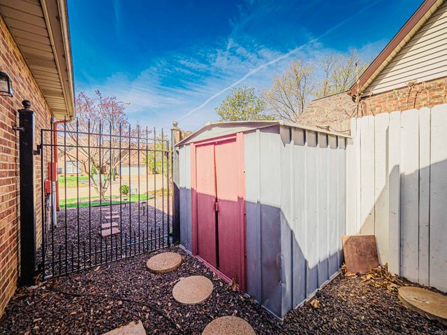 214 Shane Court, Evansville, IN 47715