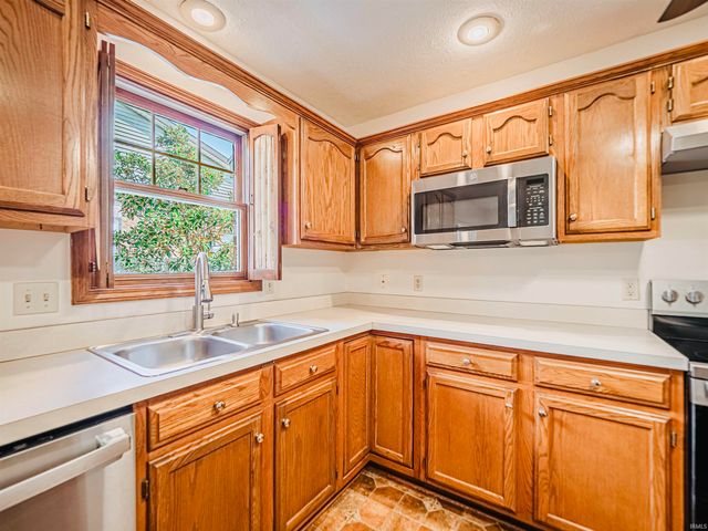 214 Shane Court, Evansville, IN 47715