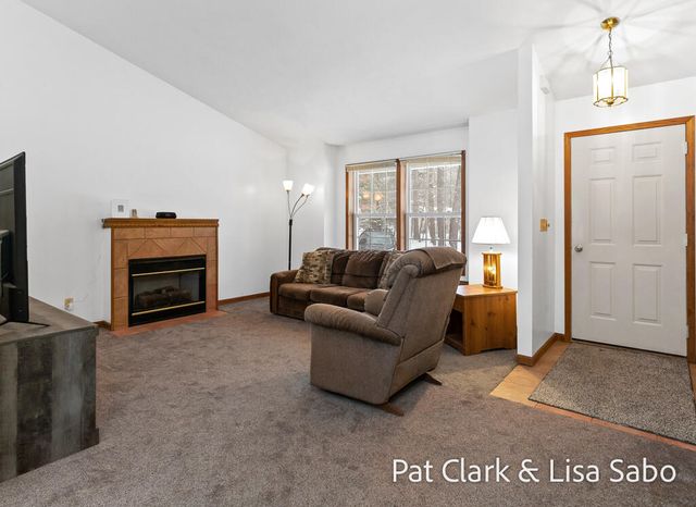 18569 Chinquapin Drive, Spring Lake, MI 49456