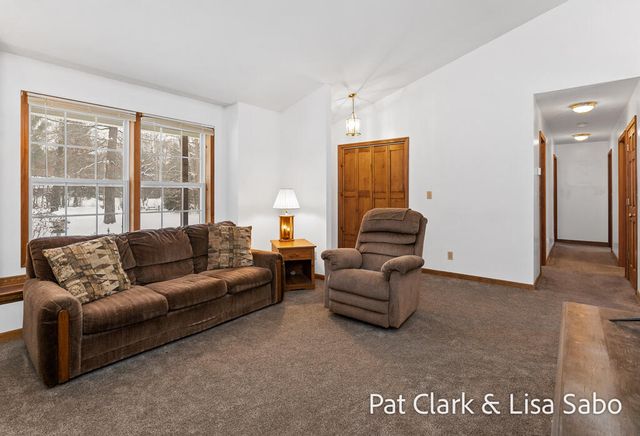 18569 Chinquapin Drive, Spring Lake, MI 49456