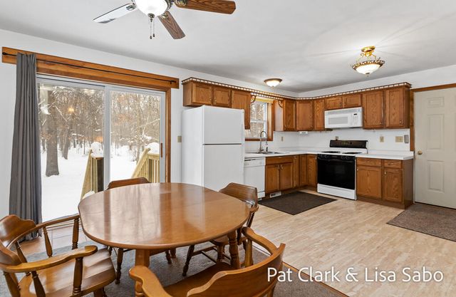 18569 Chinquapin Drive, Spring Lake, MI 49456