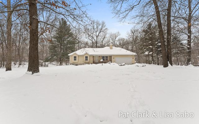 18569 Chinquapin Drive, Spring Lake, MI 49456