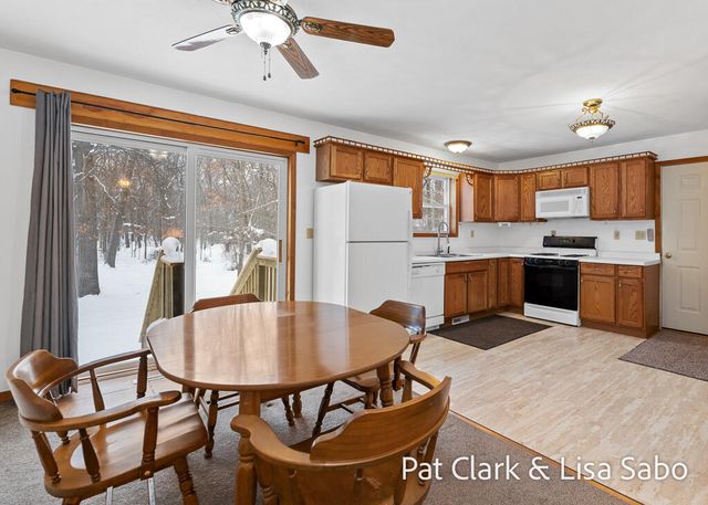 18569 Chinquapin Drive, Spring Lake, MI 49456