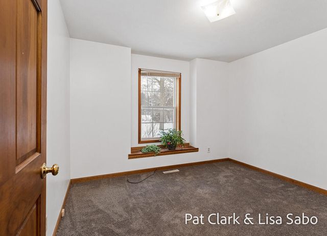 18569 Chinquapin Drive, Spring Lake, MI 49456