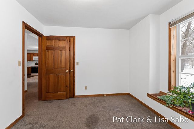 18569 Chinquapin Drive, Spring Lake, MI 49456