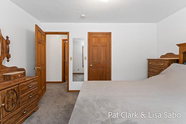 18569 Chinquapin Drive, Spring Lake, MI 49456