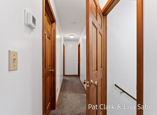 18569 Chinquapin Drive, Spring Lake, MI 49456