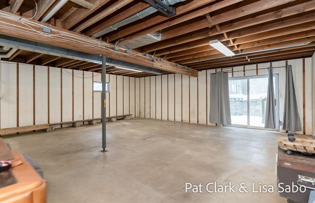 18569 Chinquapin Drive, Spring Lake, MI 49456