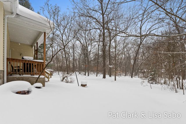 18569 Chinquapin Drive, Spring Lake, MI 49456