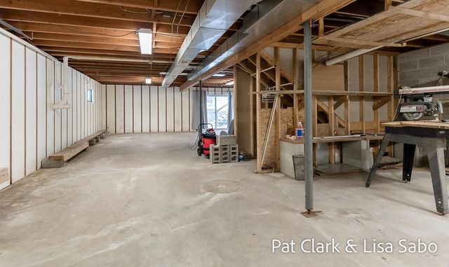 18569 Chinquapin Drive, Spring Lake, MI 49456