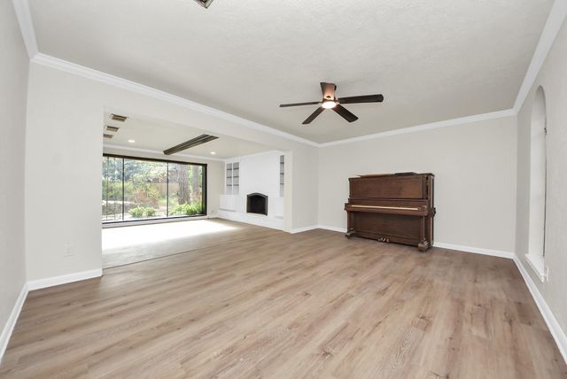 8111 Oak Moss Drive, Spring, TX 77379