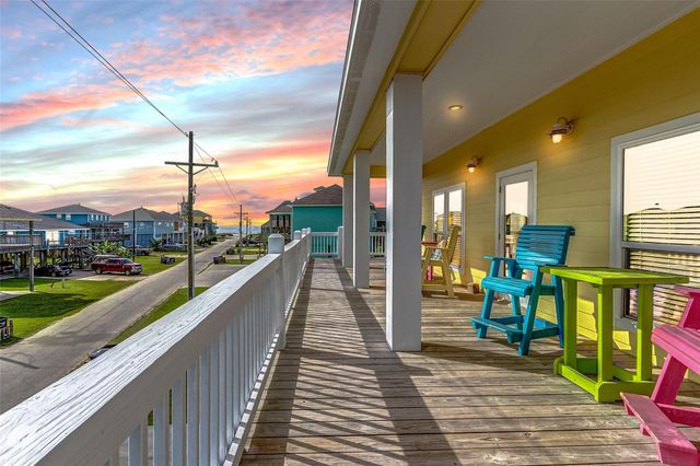 983 S Redfish, Crystal Beach, TX 77650