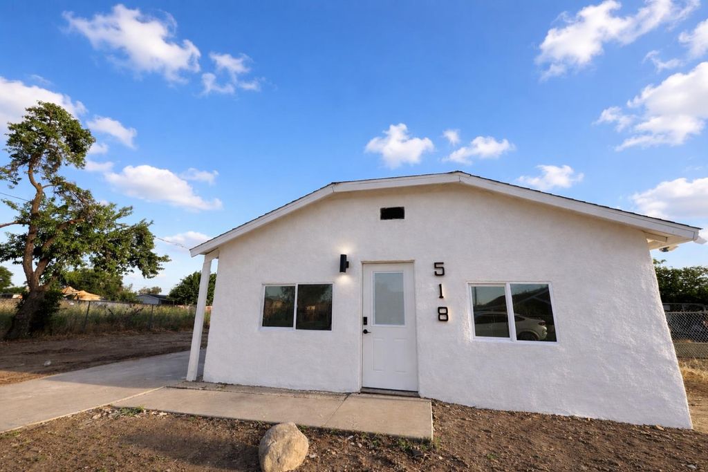 518 Cone Ave, Merced, CA 95341