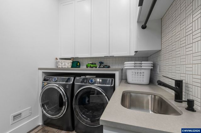 3376 Doughton St S, Salem, OR 97302