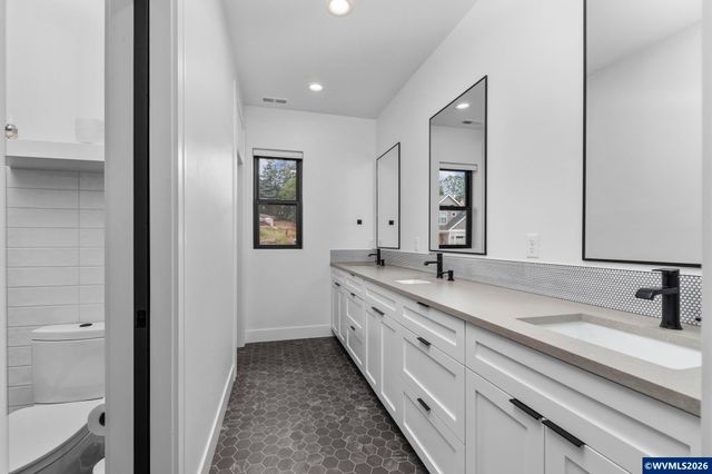 3376 Doughton St S, Salem, OR 97302