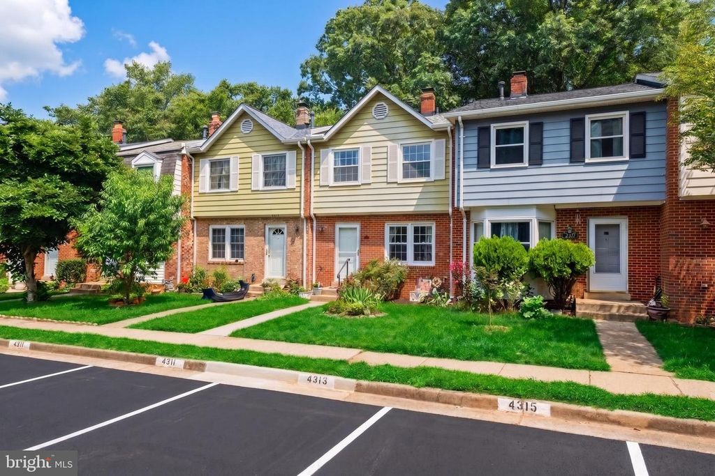 4315 ELLIOT CT, Woodbridge, VA 22193