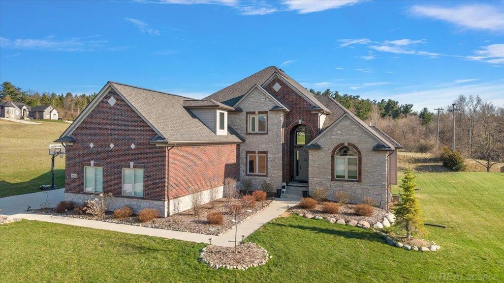 8166 Morningside Drive, Romeo, MI 48065