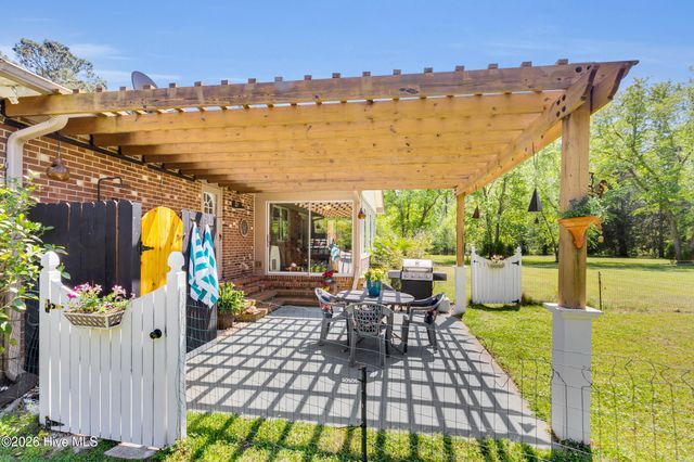 215 Croatan Lane, New Bern, NC 28562