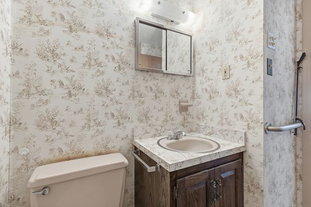 43 Burnham Drive, West Hartford, CT 06110