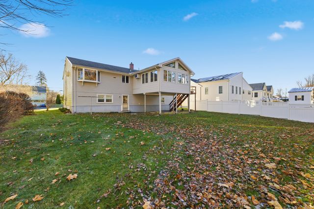 43 Burnham Drive, West Hartford, CT 06110