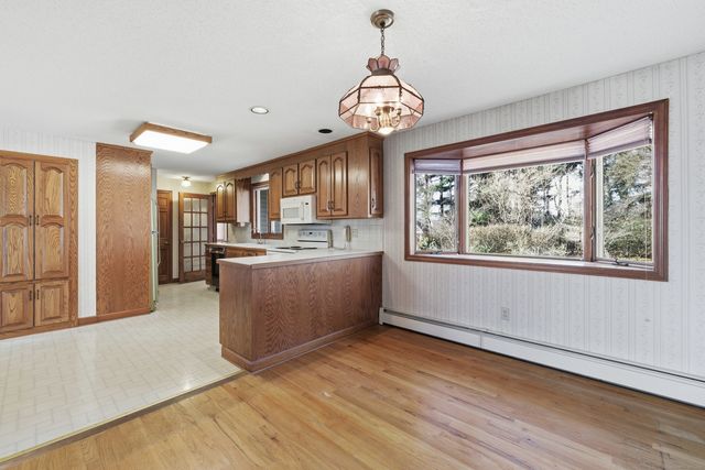 43 Burnham Drive, West Hartford, CT 06110