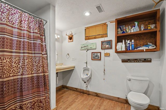 55750 County Road 33, Middlebury, IN 46540