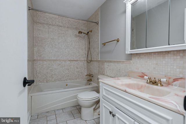 1525 LAKEWOOD DR, Woodbridge, VA 22192
