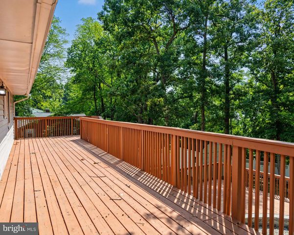 1525 LAKEWOOD DR, Woodbridge, VA 22192