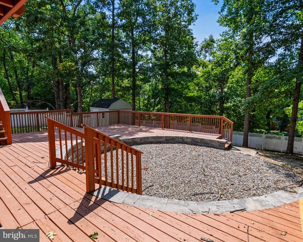 1525 LAKEWOOD DR, Woodbridge, VA 22192