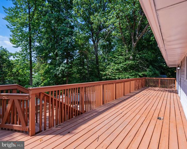1525 LAKEWOOD DR, Woodbridge, VA 22192