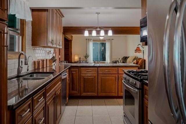 1184 Winterhaven Lane, Crown Point, IN 46307