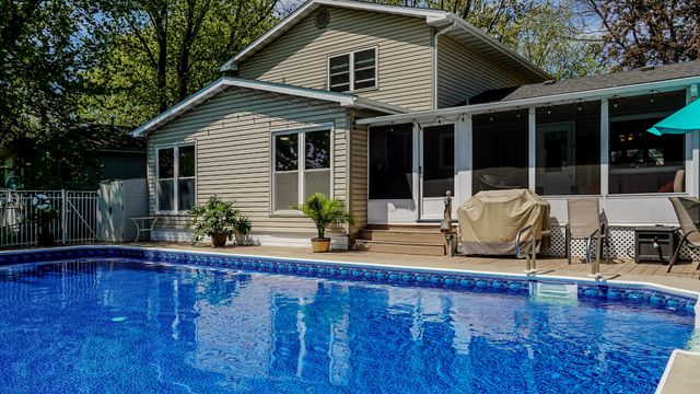 1184 Winterhaven Lane, Crown Point, IN 46307